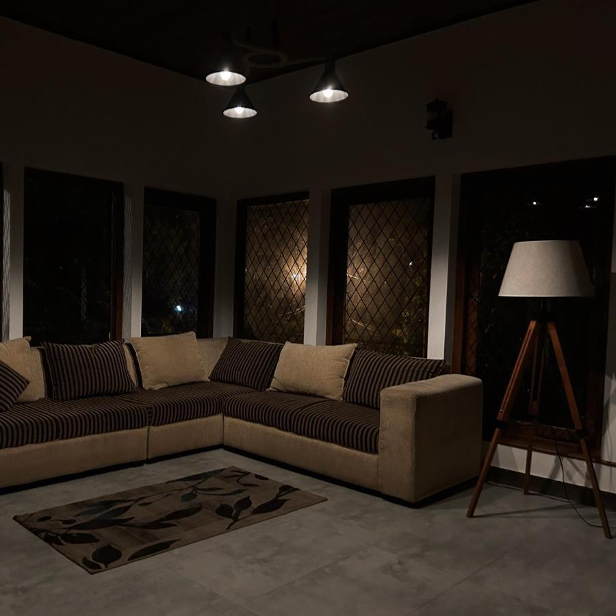 Cliveland Residence Канди Екстериор снимка