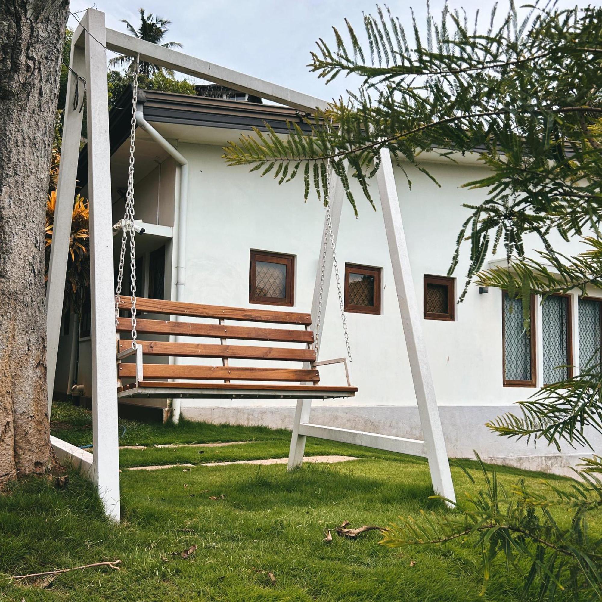 Cliveland Residence Канди Екстериор снимка